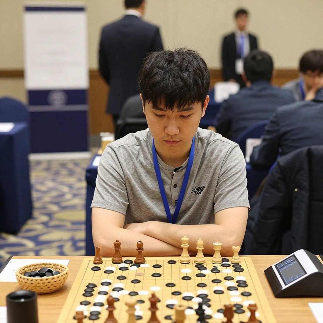 Kasparov, Scotch mở màn và một tiêu đề xếp hạng không có con số