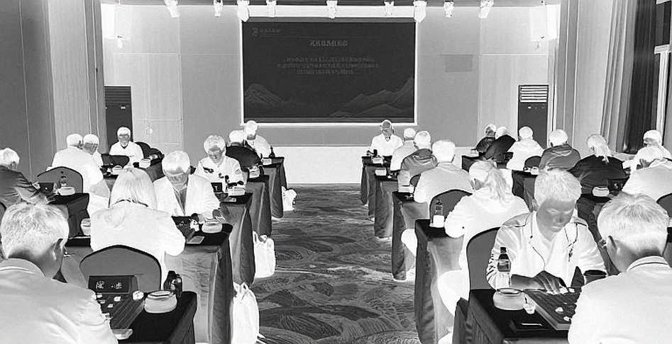 Hai học trò của huấn luyện viên Misra: lời khen, khoảng trống dữ liệu và bài toán chọn người của cờ vua Ấn Độ