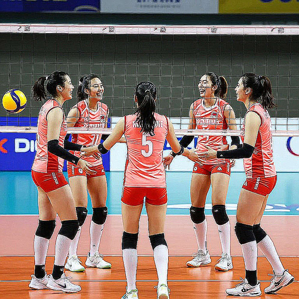 Bóng đá và cái bẫy của khung phân tích rỗng: từ Valdebebas đến V.League