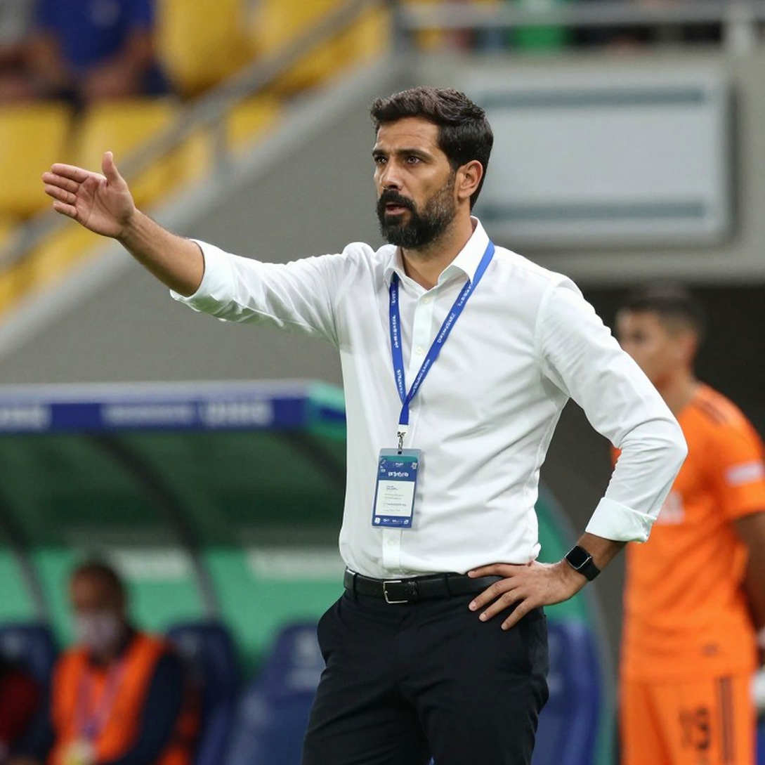 César Arturo Ramos bênh vực Katia Itzel García: Một tiếng nói giữa cơn bão dư luận Liga MX