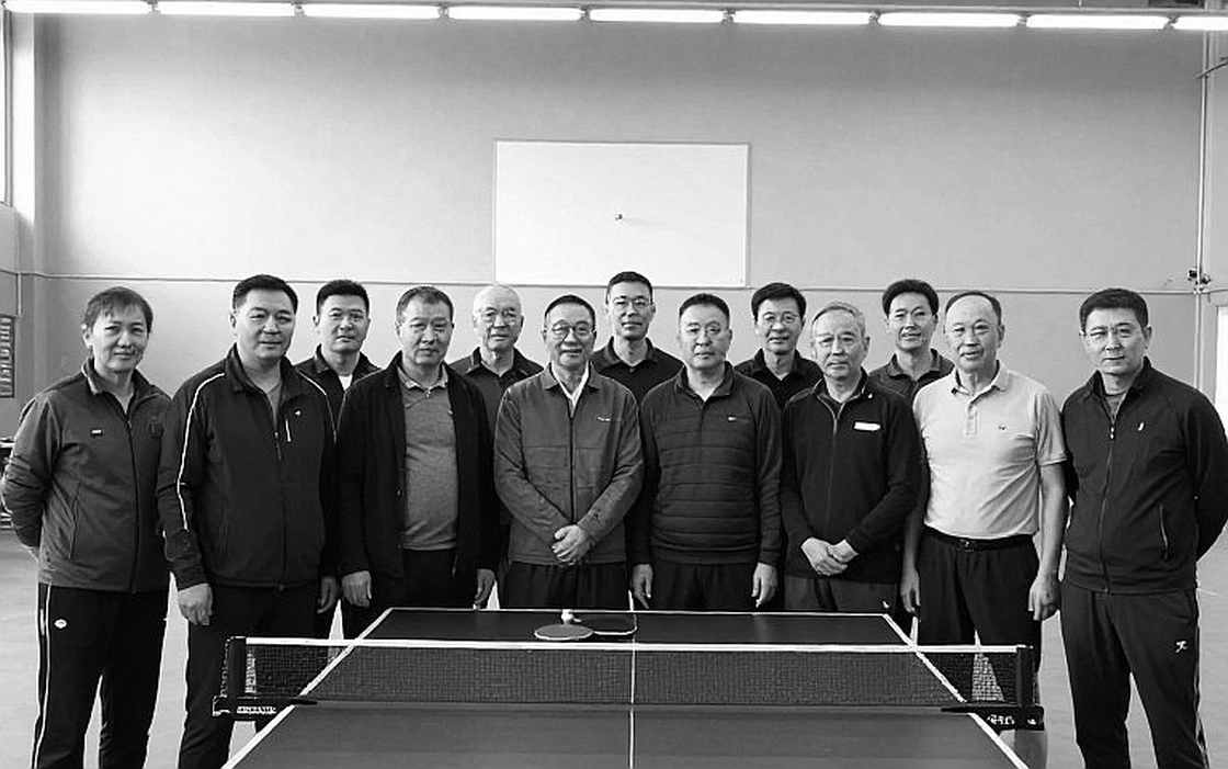 Những lớp trầm tích mà bóng bàn không bao giờ kể lại Những lớp trầm tích mà bóng bàn không bao giờ kể lại