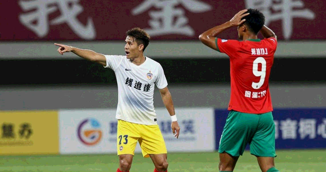 Bàn thắng của Guus Til trước Feyenoord: Luật 11 nói gì, và khoảng trống trong cách lý giải