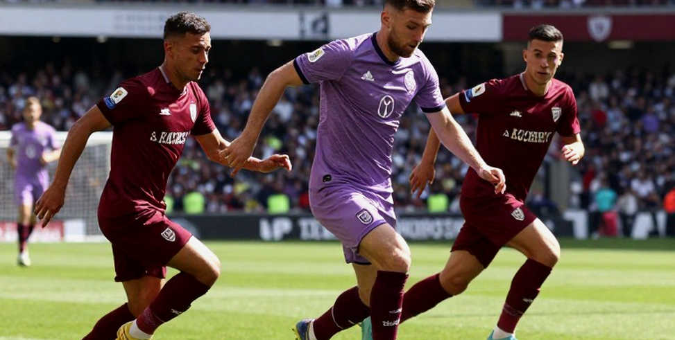 Một quyết định thay người, ba lớp câu chuyện: Nhìn lại tin đồn Ronaldo và huấn luyện viên đội tuyển Bồ Đào Nha bằng con mắt trọng tài