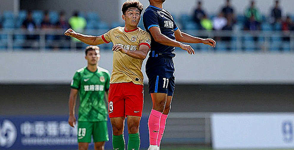 Ba trận giống nhau và tấm vé tứ kết: U23 Việt Nam đang che giấu điều gì phía sau sơ đồ ba trung vệ
