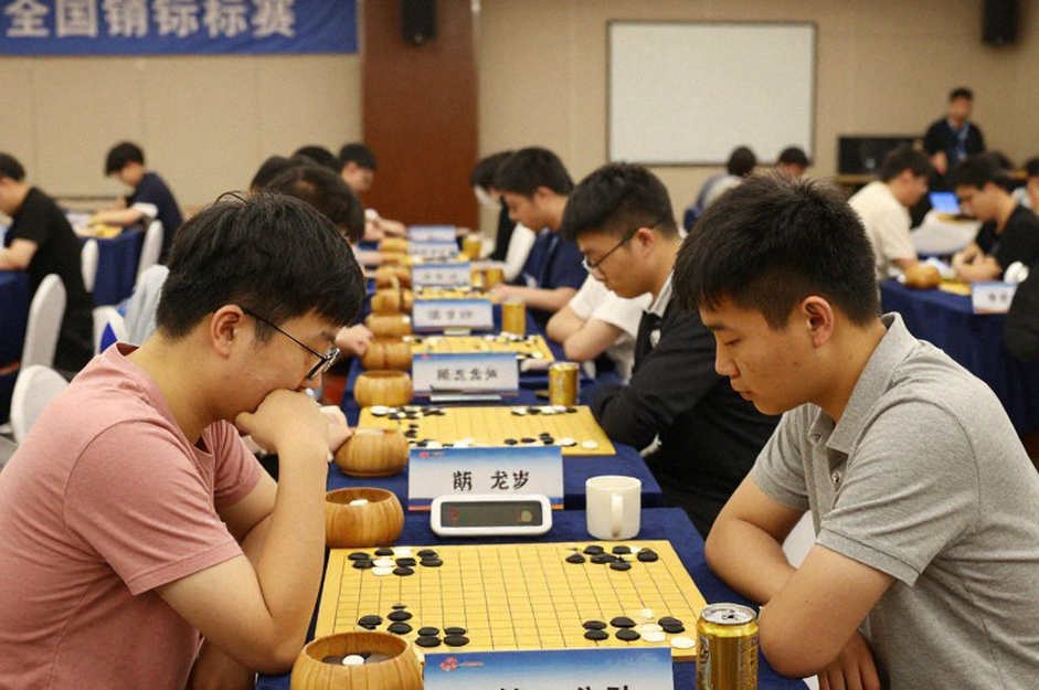 Ai đang ngồi ghế chủ tịch FIDE: một bài kiểm tra nguồn tin từ Nha Trang
