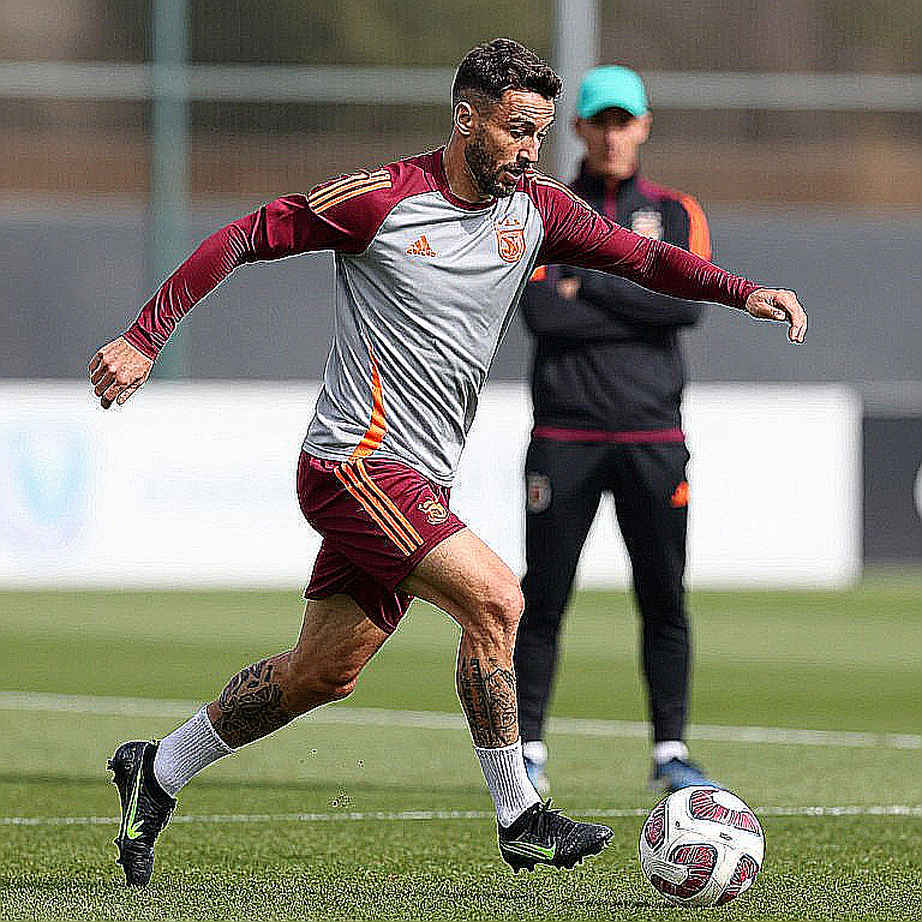 CAHN gặp Kashima Antlers: Khi một khối bê tông thấp phải học cách không run