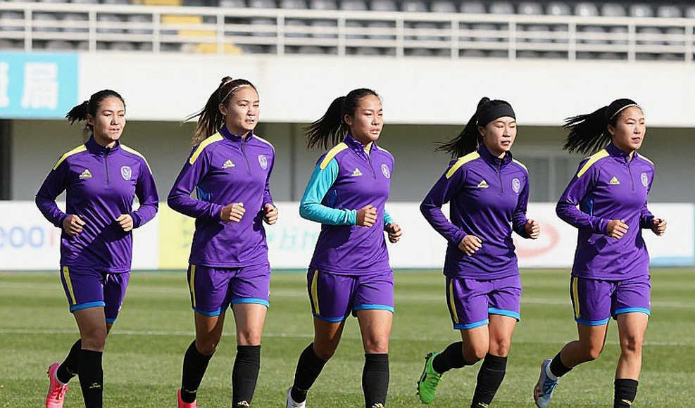 Người Urawa bỏ rơi, và đêm anh viết lại tên mình bằng chân trái