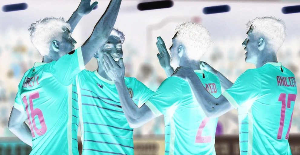 Bóng đá trong căn phòng vắng: V.League và khoảng trống dữ liệu